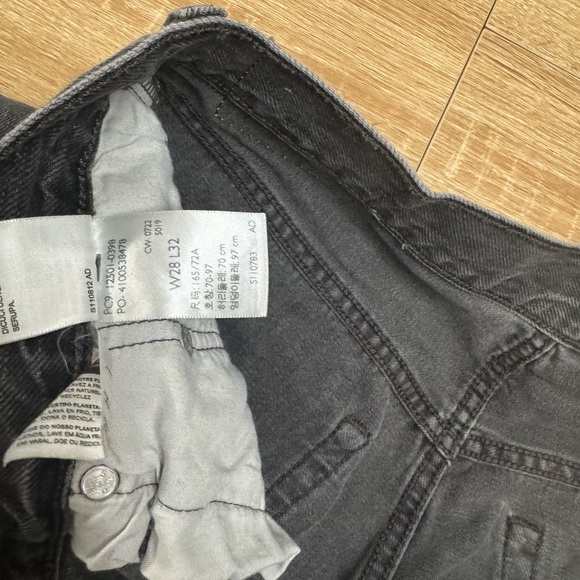 Levi 28x32 Jeans - Picture 2 of 4